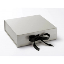 Pudełko ozdobne z logo srebrne XL 30cm x 30cm x 9cm z wstążką