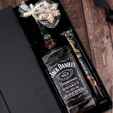 Świąteczny Zestaw Prezentowy DARK JACK Z Whisky, Słodyczami i personalizacją