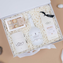 Wielkanocny Zestaw Prezentowy SWEET WHITE WORLD z Likierem, Pralinami i Herbatą