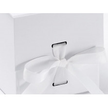 Pudełko ozdobne z logo sześcian białe 12,5cm x 12,5cm x 12,5 z wstążką